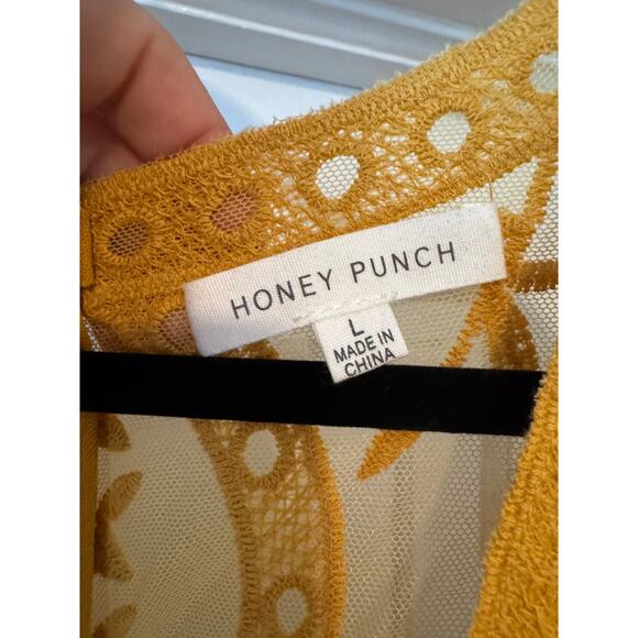 NWOT - For What It's Worth Lace Romper in Mustard - Size L - Picture 4 of 4